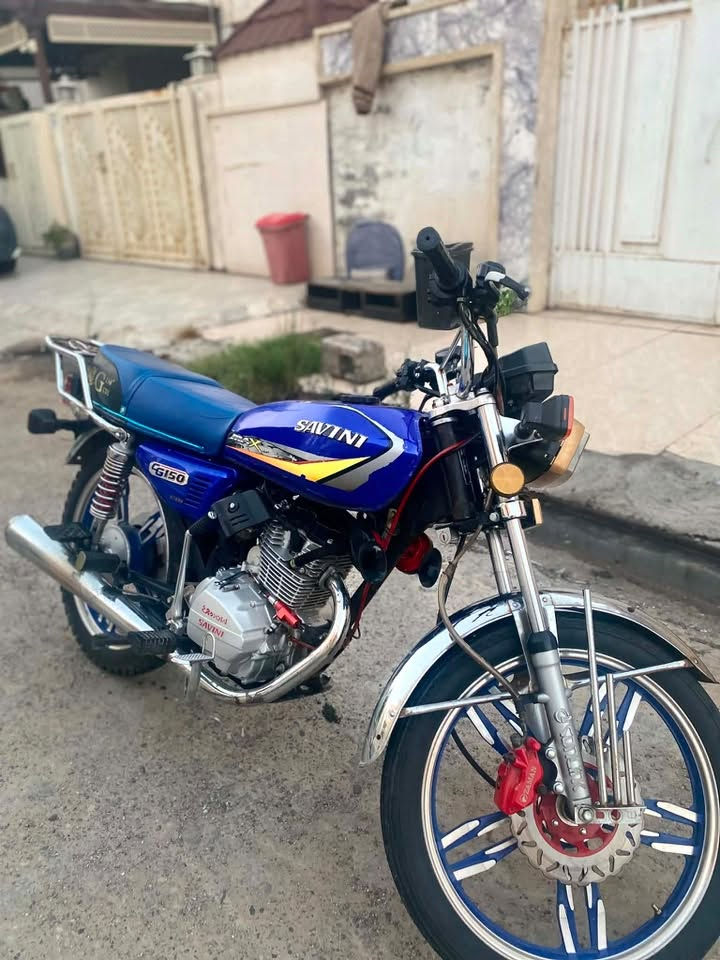 سافين للبيع موديل 23 مكينه كبس اشارات جديده هورن مال سياره ماطور حيل نضيف مابيها آي نقوصات تايرات جدد يعني ماتصرف عليها ربع منفيس موجود ♥️ سعره650 وبي مجال هذا صاحب الماطور تواصلو ع رقم ***********
