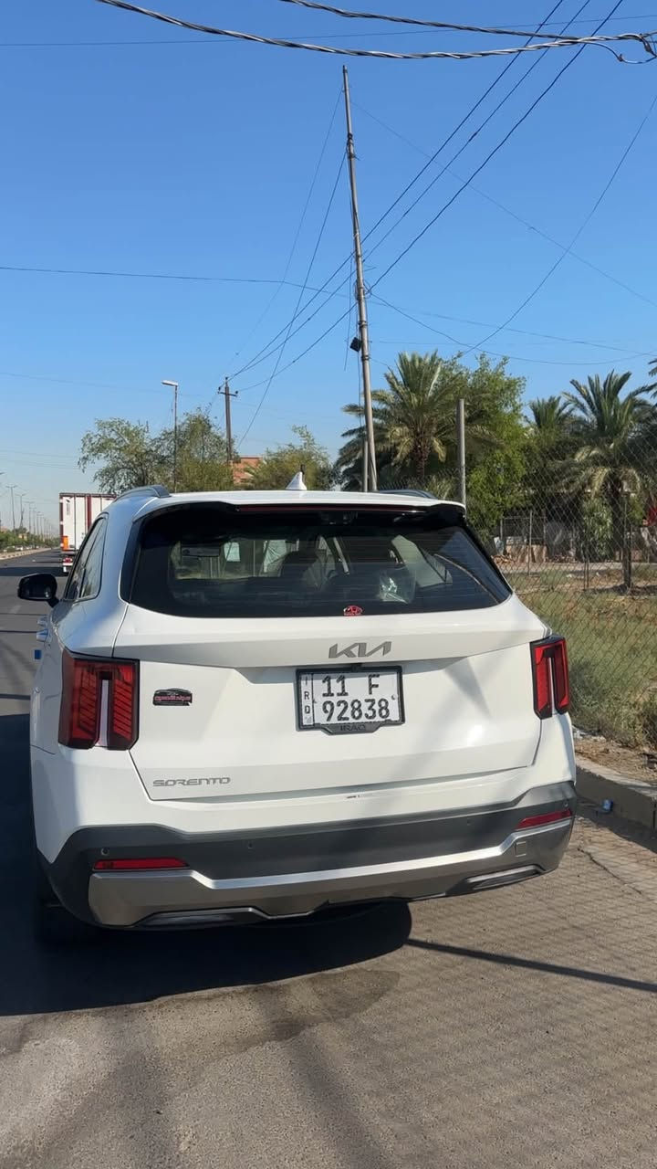 سورنتو 2025 للبيع نضيفه سياره
ماشيه 16 الف km فتحه بانوراما فول سياره بأسمي وشوكت متريد تحويل
السعر : $315
مكانه بغداد 
***********
***********
