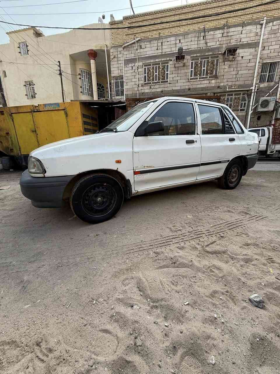 من رخصه الامن المحترم سايبا ٢٠٠٩للبيع  سياره نضيفه شوف العينً واحله من الصوره تجي وتشوف العنوان بصره السعر ٣٠ رقم الهاتف ***********
