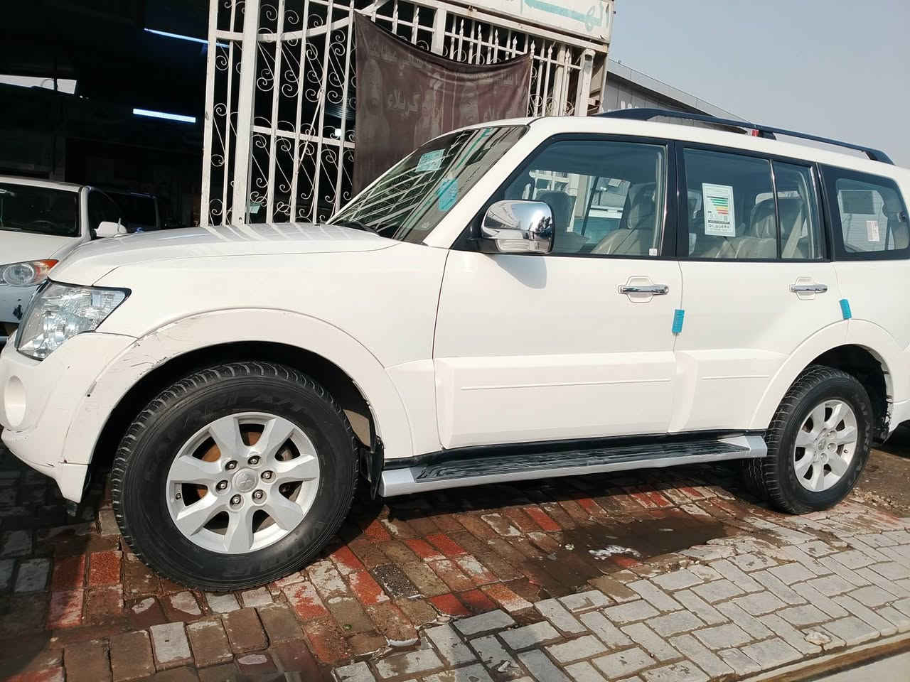 السلام عليكم 
باجيرو حبتور موديل 9 رقم بغداد مشروع وطني بسمي سنويا 
سياره فول مواصفات 1/1
مكفول من الضرب لا تبديل لا صبغ 
سونار موجود بل منشور 
كير محرك تبريد مكينه كفاله عامه 
تخم تاير شواصي مكفولات بلادي 
دوخل نظيفه سياره حلو معنا الكمله بل عافيه ياخذها 
سعار سياره 125$بي مجال شي بسيط 
العنوان السياره بغداد بلديات نتصل وتدلل 
 ***********
