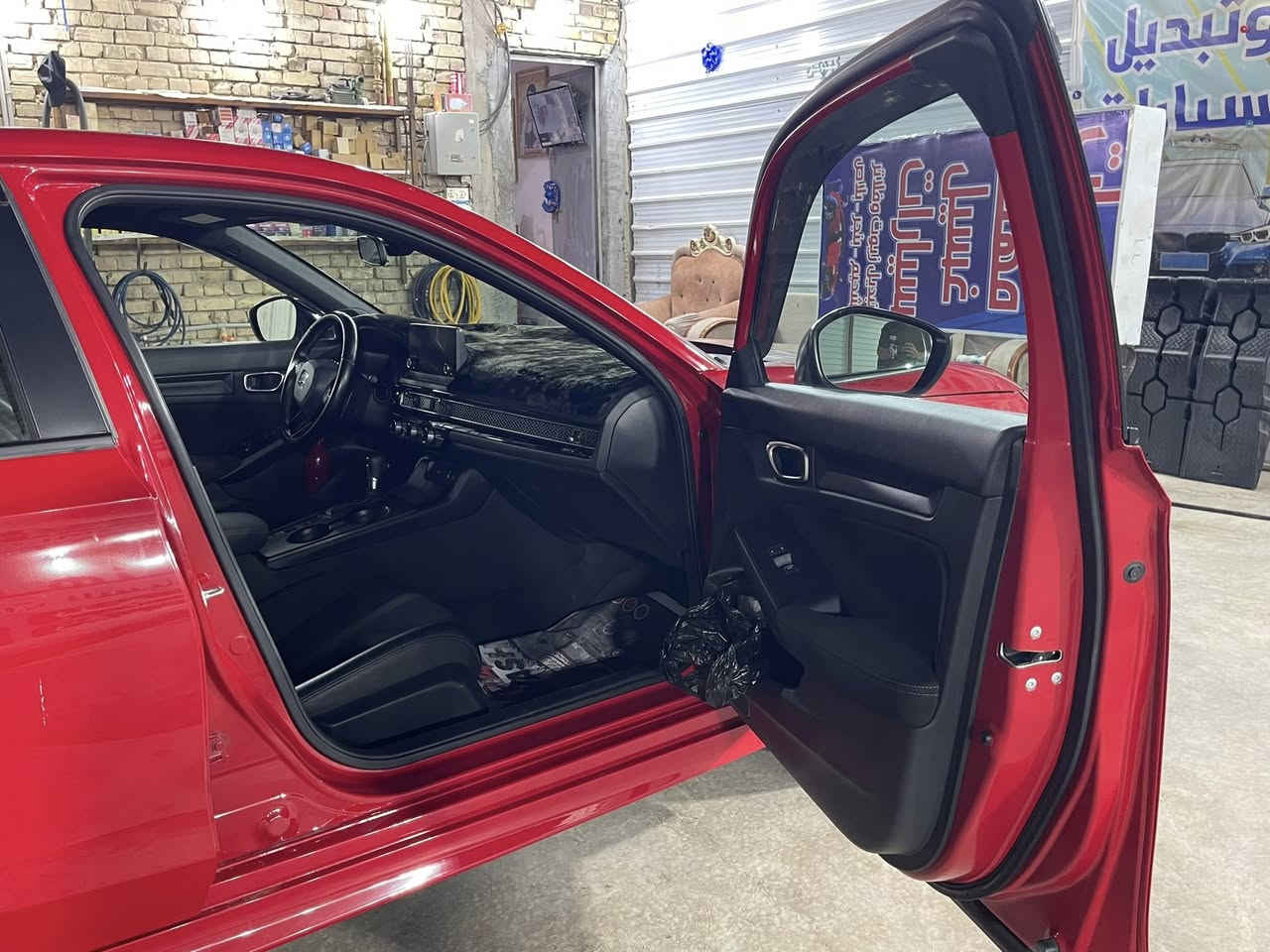 للبيع هوندا سيفك موديل ٢٠٢٤ سبورت  رقم بغداد حره مكينه حجم ٢٠٠٠ ايرباك فقط دركه صبغ بنيد وجاملغ ايسر سياره جاهزه من كلشي مكفوله شواصي ولغد شفتات سرعه ٣ انظمة قياده سايد بريك كهربائي بصمه رادار امامي السعر المطلوب (١٤٣) $ وبيها مجال للمشتري الاتصال على الرقم ***********
