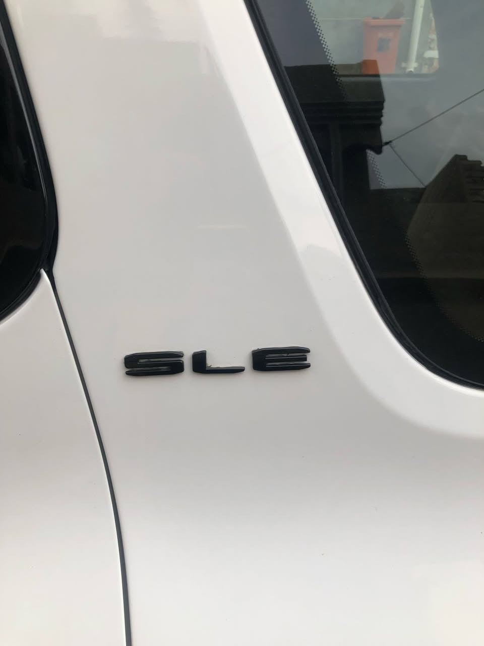 جمسي اكاديا sle موديل ٢٠٢١ فوول مواصفات ٧ راكب تبريد ثلاث قطع كشنات تدفئه المكينه ٣٦٠٠ تحويل ثاني يوم بأسمي السياره لا كردي ولا شي 
السياره مصبوغه حزام عدا قبق الجنطه والقماره بيها مكانات صبغ الصبغ للجماليه الحداديه وكير ومكينه بحاله جيده بيع او مراوس للاستفسار الاتصال على الرقم فقط مكلف بلنشر .
السعر 160$. بيه مجال 
***********
