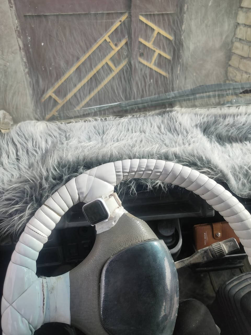 السلام عليكم كيه بسته للبيع موديل 1994 كير محرك اكسن خير من الله سنويه ل28 مصفره هيءه ومرور ارقام ورقي باقي بس تستلم لوحاتها نكليزي سعر 30 وبيه مجال المكان نجف للأستفسار ***********لسياره بسمي مداور ثاني يوم رقمها كربلاء
