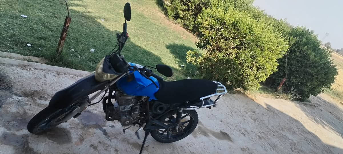 قفاز للبيع دراجة برغي ما عايزة يعني بس تركب وتمشي السعر 600 بيه مجال الرقم ***********

