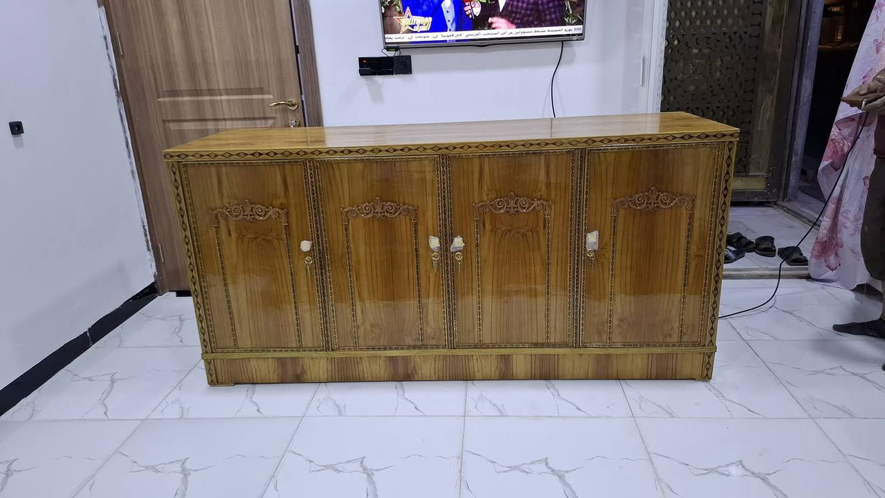 بوفية مترتين اربع ابواب للبيع جديد 
للأستفسار الأتصال على الأرقام 
***********
07822363r21
