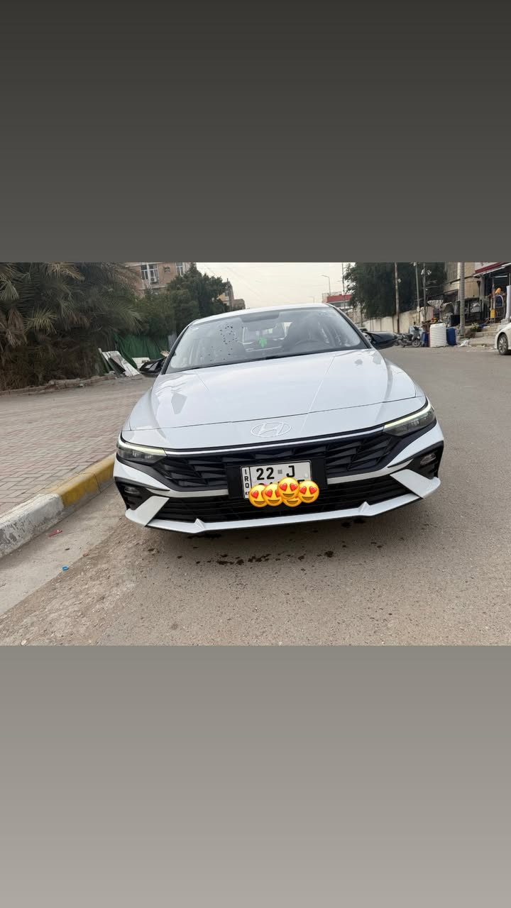 سلام عليكم النترا للبيع موديل 24ابسمي تحويل مباشر رقم اربيل فول موصفاته معروفه 
ماشيه 20الف على وضع الشركة مكفوله من كلشي السعر 14500بيه مجال حك الجيه مكان السيارة بغداد زيونه 
رقم ***********
تحياتي الجميع الكروب
