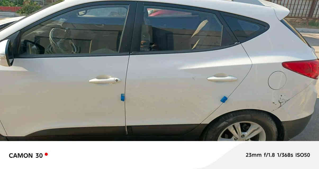 اسلام عليكم ورحمة الله وبركاته 
توسان موديل 2014 خليجي نظيفة كلش بيها خدوش مثل ماموضح بالصور وطخات خفيفه وكلشي واضح بالصور مكانها بغداد حي العامل سعرها 14300 وبها مجال قليل للاستفسار الاتصال على الرقم *********** عامر البيضاني بغداد, العراق
