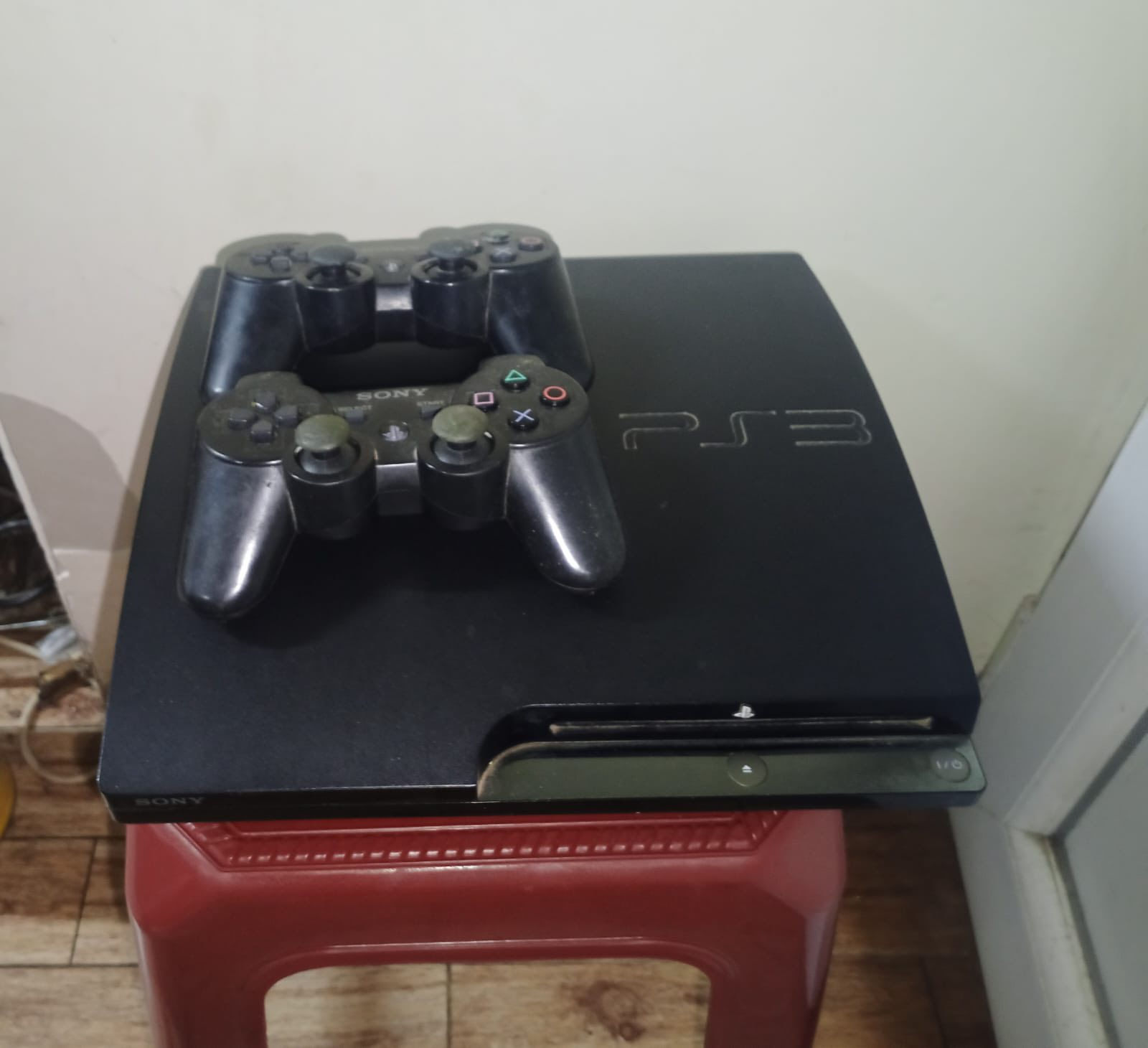 سلام عليكم
سلام عليكم
للبيع بلي 3 مع جوستك عدد 2 وهارد بي43 لعبه


**إذا كنت صاحب هذا الإعلان وتريد حذفه لأي سبب، رجاءا أرسل رسالة إلى الدعم الفني**