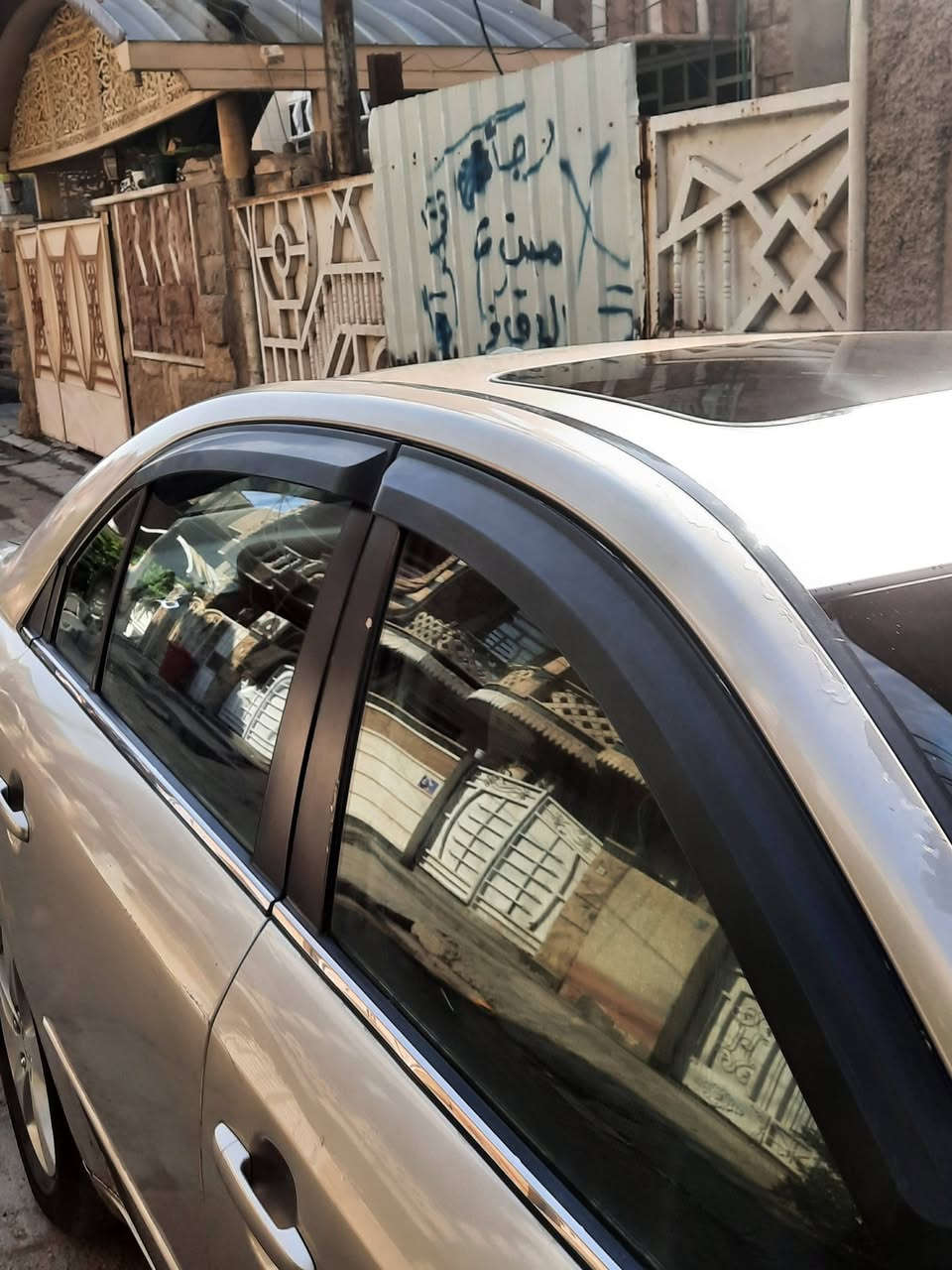 سلام عليكم سوناتا ٢٠٠٨ امريكي  بيه ٥ قطع صبغ   بلجانبين فقط بدون دواخل بغداد باسمي جاهزه من كلشي  السعر ٩٨ ورقه  مكان بغداد قرب مستشفى الشعب  الاتصال *********** ابو حسن
