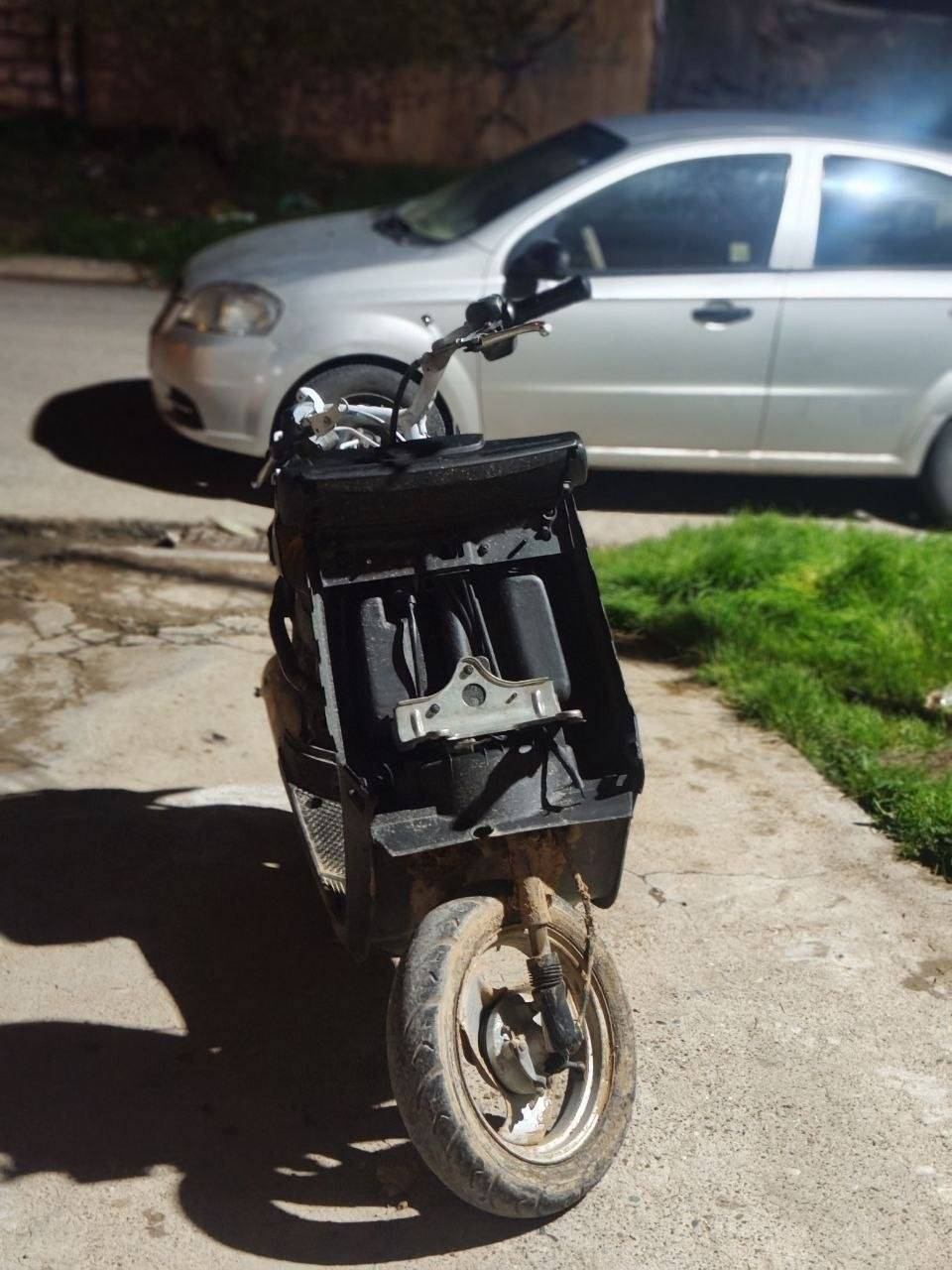 ماطور بزون ما ناقصو اي شي بانزين دهن و دوس و اطلع و هاي كدام العين تعميره جديده مكان شقق الخضراء
السعر:75 وبي مجال للطيبين 
الرقم: ***********
