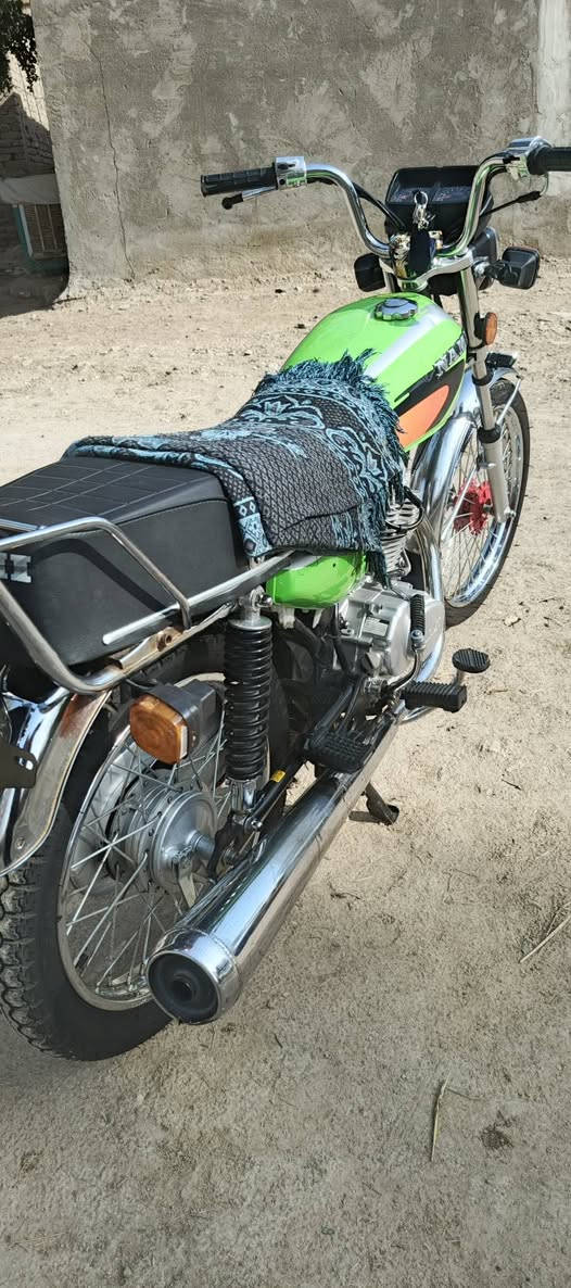 للبيع دراجه اربعه گير نامه شلامجه 3 احرف موديل 24 بدون اوراق سعر 550 وبيه مجال مكان شاميه اتصال على  هاذه رقمي ***********
