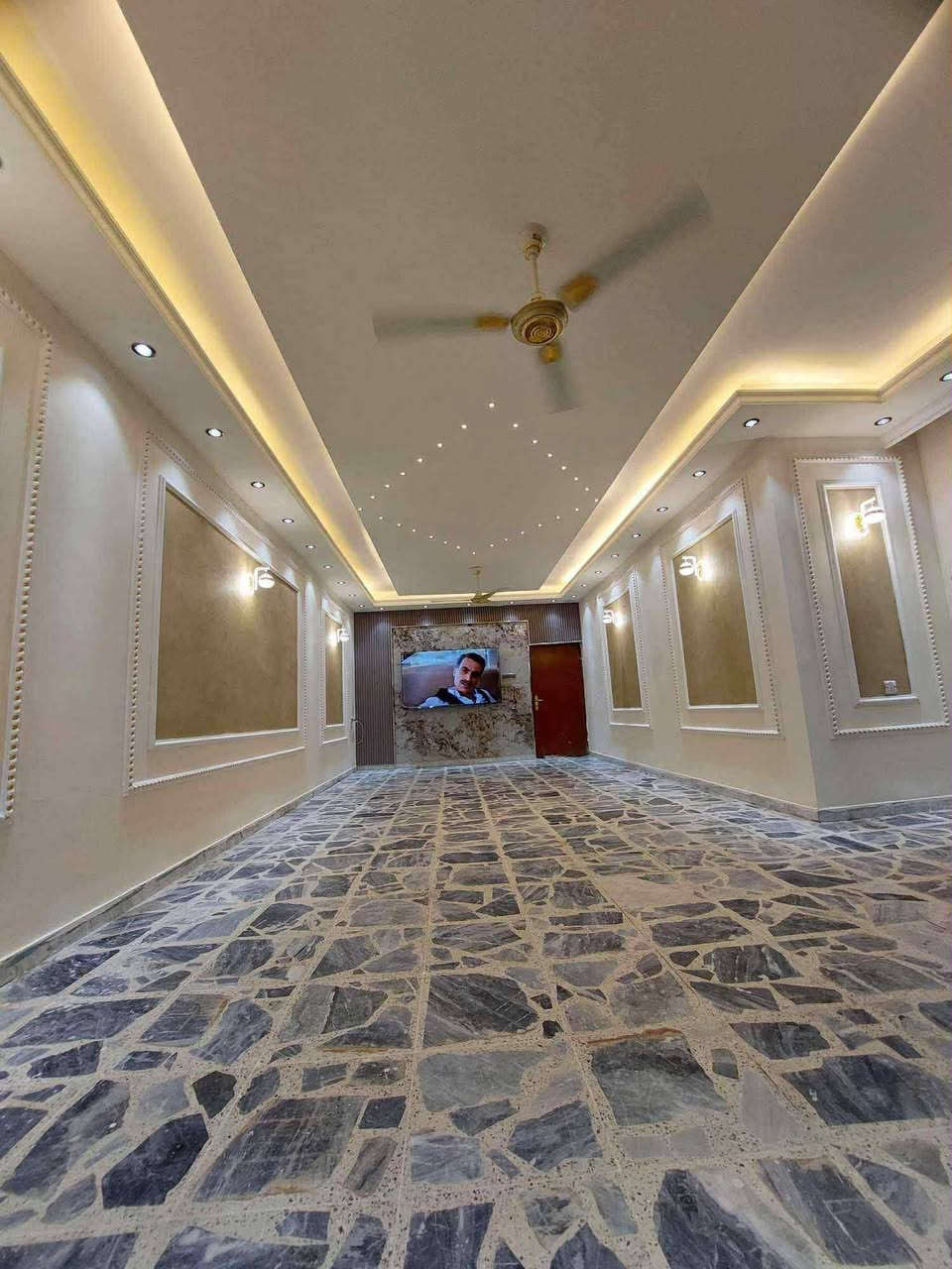 سلام عليكم هذا شغل صباغ  ويشتغل ديكورات ونقوش مغربيه شغله كولش حلو ومرتب ويشتغل حسب طلب  اي استفسار اتصلو على هذا رقمه بي وات *********** هذا رقمه وبي وات ساب
