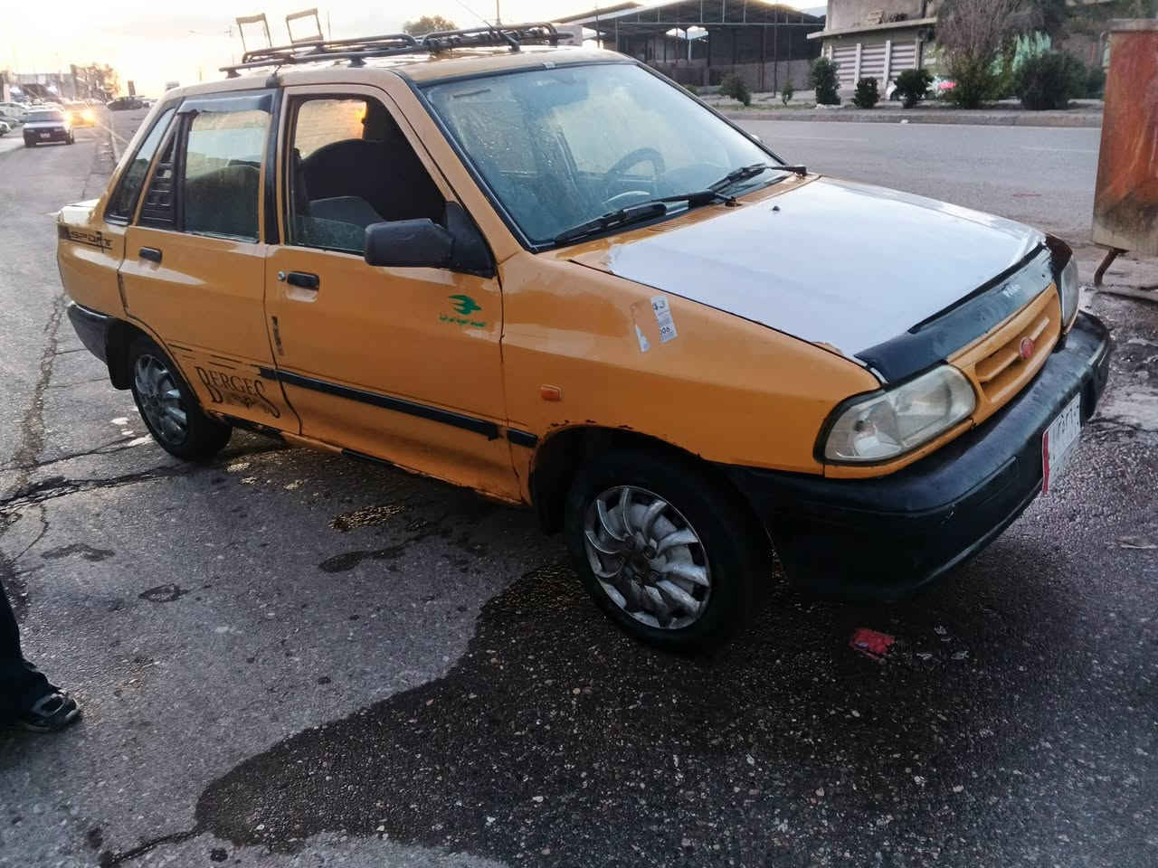 سايب 2011 مكينه بصوت كم شفت بيها طخه من ورا سياره شغاله فيها ضربه من ورا بيها الماكينه صوتكم شفت سنويه مشروع وطني كربون بيا هي 300 سياره شغاله.    *********** ا سعر 13
