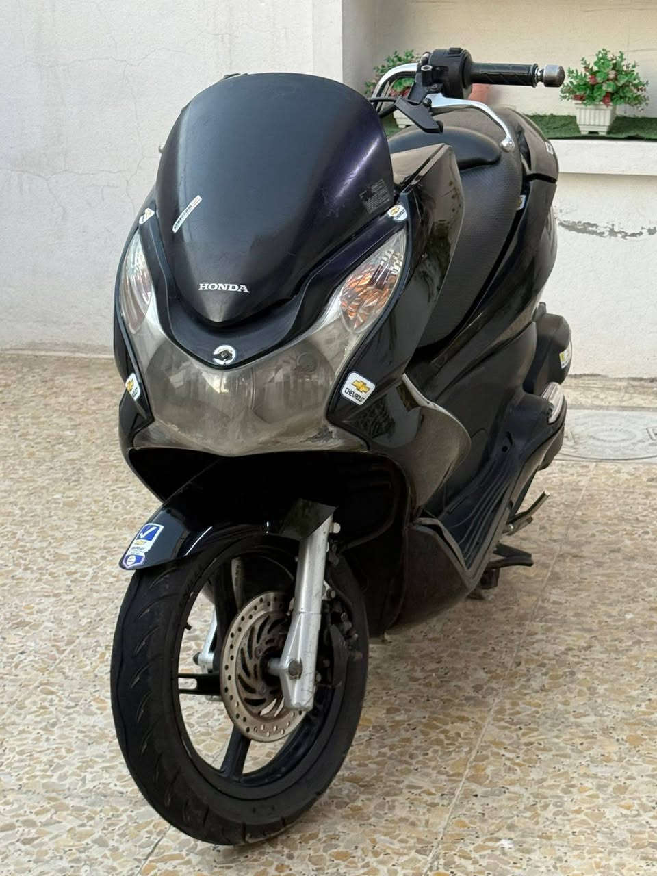 للبيع دراجه pcx ياباني اصلي نوزل خطين ستان كهرباي حساس ازدحام دراجه جديده  شلعه معدل  من الله دراجه جديده مال جناي جيل الاول بغداد الدورة سعر مليون 150 ***********
