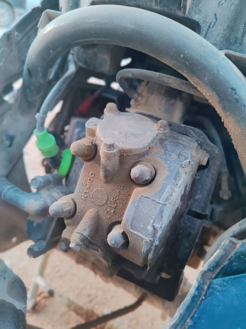 السلام عليكم كامكو جي فور لون اسود مختمه كله مجفته ستوني شلعه معدل خير من الله دراجه دراجه مخليه من للبيت للمدرسه سلف هندر كلشي شغال حتى ماتعبانه يرادله شويه نواقص خفيفه سعرهه 390 وبيه مجال(مكلف بل نشر) تواصل مع راعيه مكان نجف الحوالي عامود 1 احمد الجنابي   ورقمه ***********
