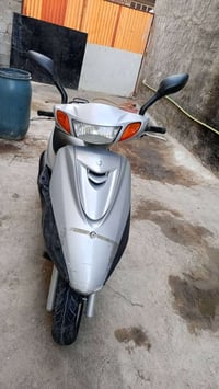 دراجه اكزز رقم بغداد باسمي لبيع  التفاصيل عل رقم07704585219