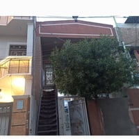 يحتوي غرفتين ومطبخ وبلكون نظيف جدا ب300الف للاستفسالسلام عليكم...يوجد ...