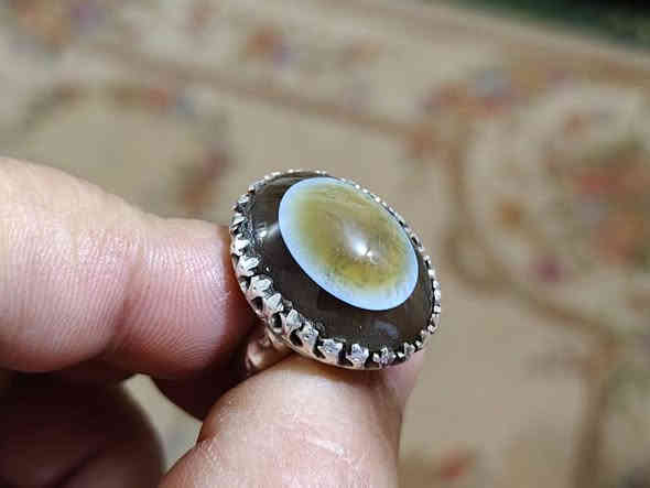 جزع يماني بقري طبيعي بذمه خامه ملكيه وشفاف بصياغه مميزه السعر 65  الف للطلب *********** بغداد
