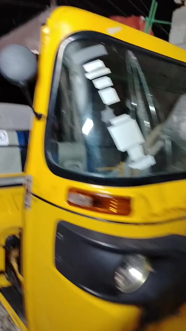 السلام عليكم تكتك موديل 19شهر12 يوم 20 يعني تعتبر 20  التكتك معمره الدوسات  مكفوله من الضربه
6 وربع وبيه مجال  *********** مكاني مدينه الصدر
