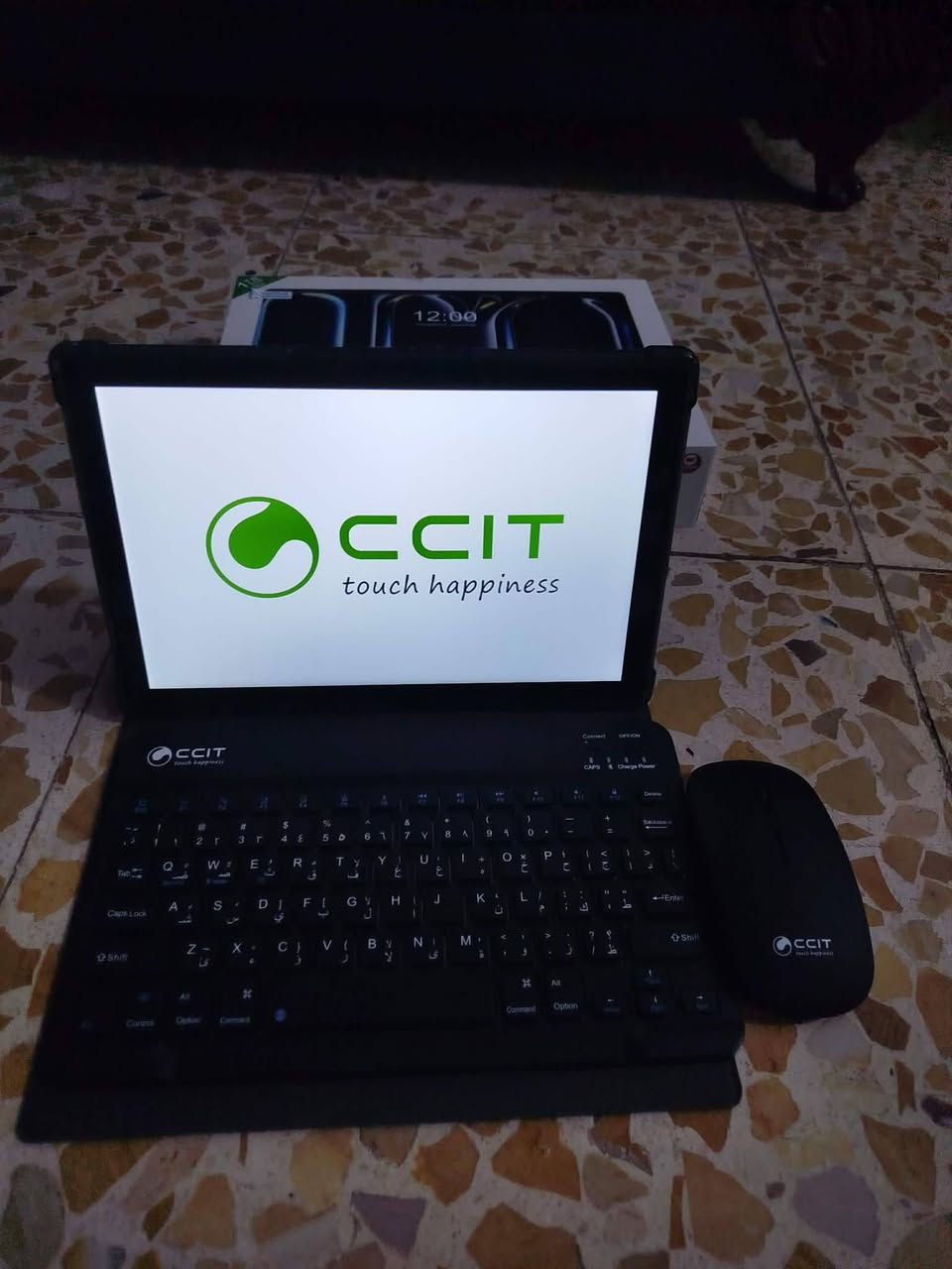 ايباد شركة CCIT استعمال قليل مع كامل الملحقات السعر 150 الف مع التوصيل داخل المحموديه العنوان المحموديه مجمع العزاب مقابل الفتحه مال حي البتول مركز همام للصيانه للحجز *********** وتساب
