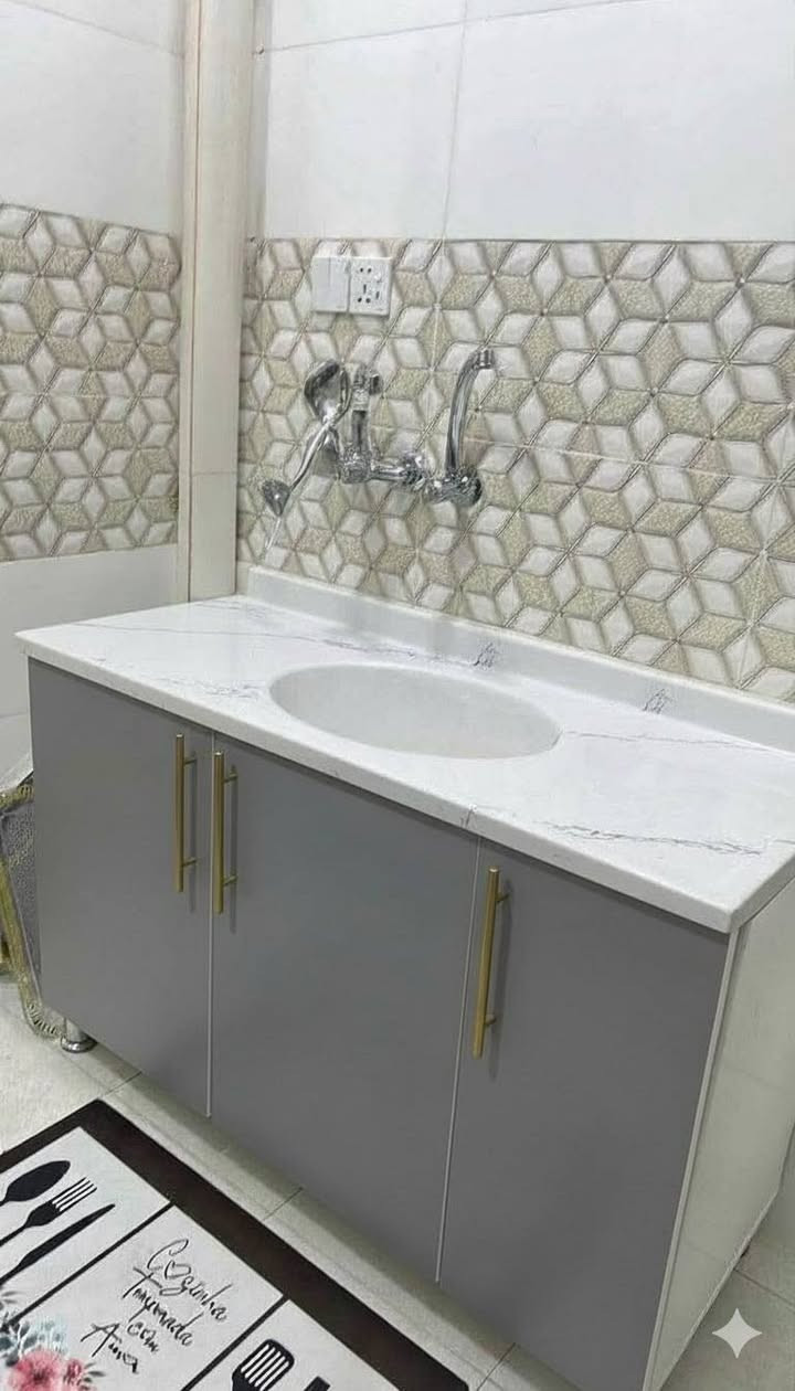 للبيع جديد مترين والسنك متر وربع خشب mdfمتوفر الوان وموديلات ومتوفر توصيل بغداد ومحافظات للحجز والاستفسار مراسله الصفحه او واتساب ***********
