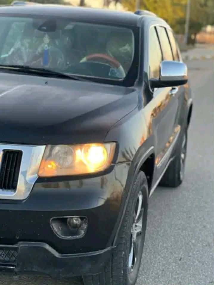 سلام عليكم جيب موديل 13 وارد امريكي بيه جاملغ اليمن فقط او بنيد كلير بدون حادث رقم بغداد بسمي تحويل ثاني يوم مواصفات فور ويل السياره فتحه سقف كشنات كهرابايه بصمه او بصمت ابواب تشغيل عن بعد تحكم ستيرن لايت زنون اصلي دمام خلفي كامره دواره حساسات خلفيه تبريد فول المكان حله محاويل شراي بي خير او يدلل ***********
