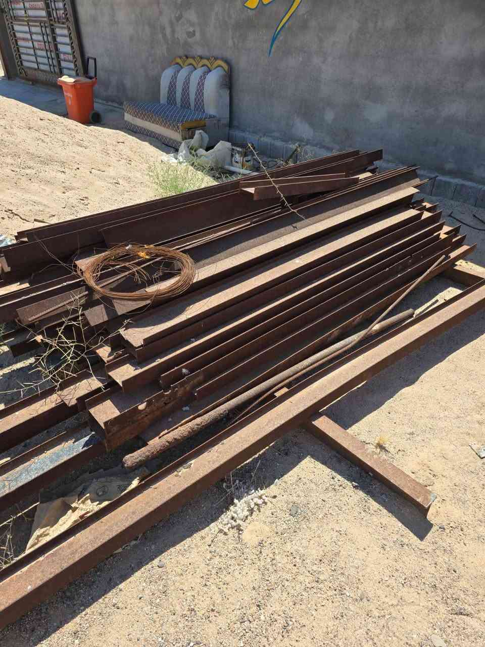 للبيع العدد 110 
السعر 1600 مليون وستمية وبيهن مجال قليل 
طول الواحدة أكو بيهن 3 متر و2 ونص متر مكاني البصرة خور الزبير


**إذا كنت صاحب هذا الإعلان وتريد حذفه لأي سبب، رجاءا أرسل رسالة إلى الدعم الفني**