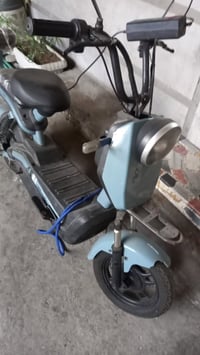 دراجة شحن للبيع السعر ٢٠٠ وبيهة مجال قليل نقصهة بصمة و شاشة  المكان بغ...