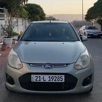 فۆرد ڤیگۆ  2012 شەریکەی  niva  بێ بۆیاخ بێ سارد و کڵبوونەوەشی نییە ١١٣...