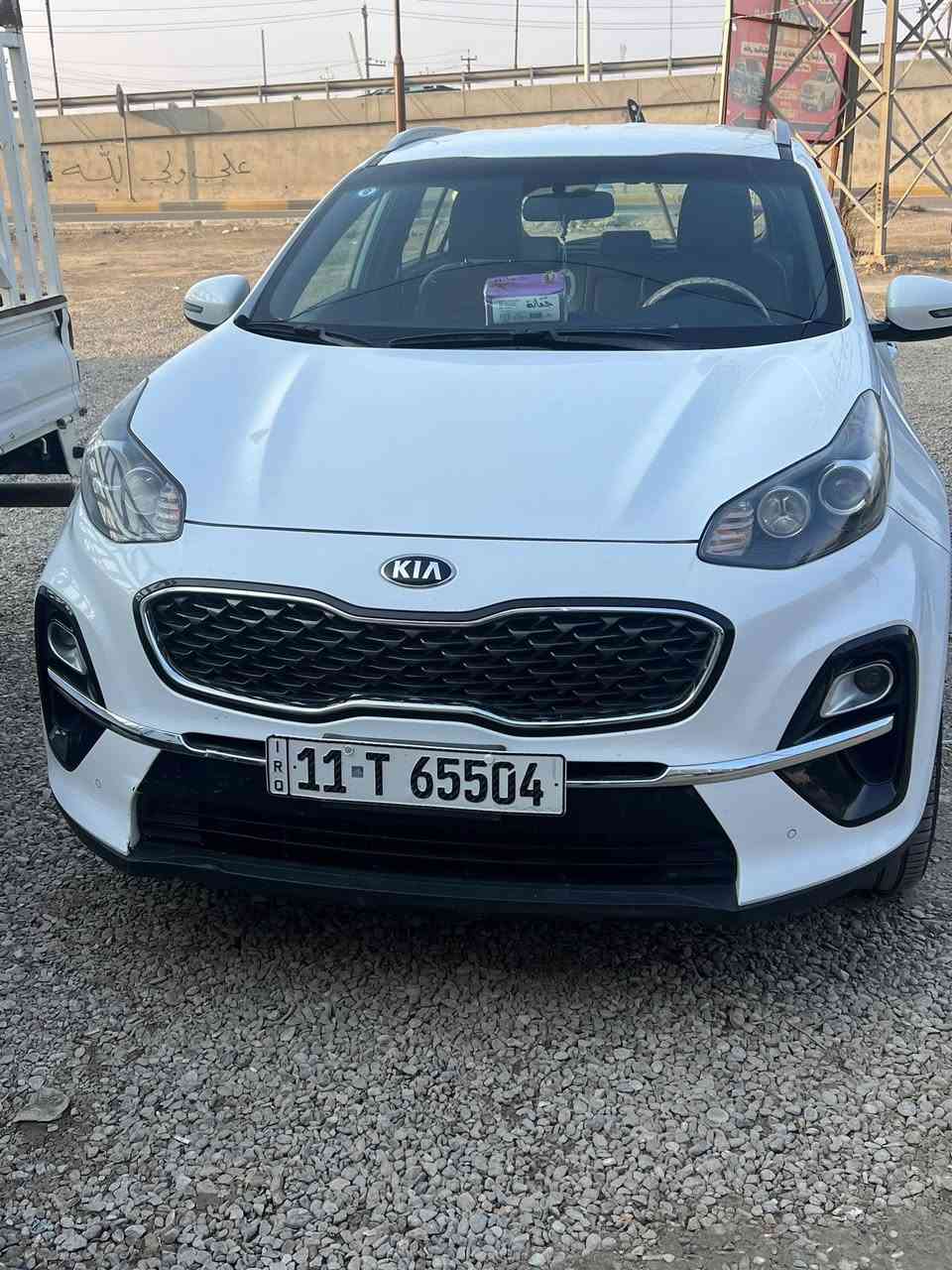 سبورتج 19 شكل 20مكفولة عده  طخه بالجاملغ الامامي واضحه وملاحظات بسيطه السياره ماشيه 110 كيلو موصفات معروفه وسونار مع الصور مكان السياره ديالى / جديدة الشط  *********** السعر 196وبيها مجال للشراي ..
