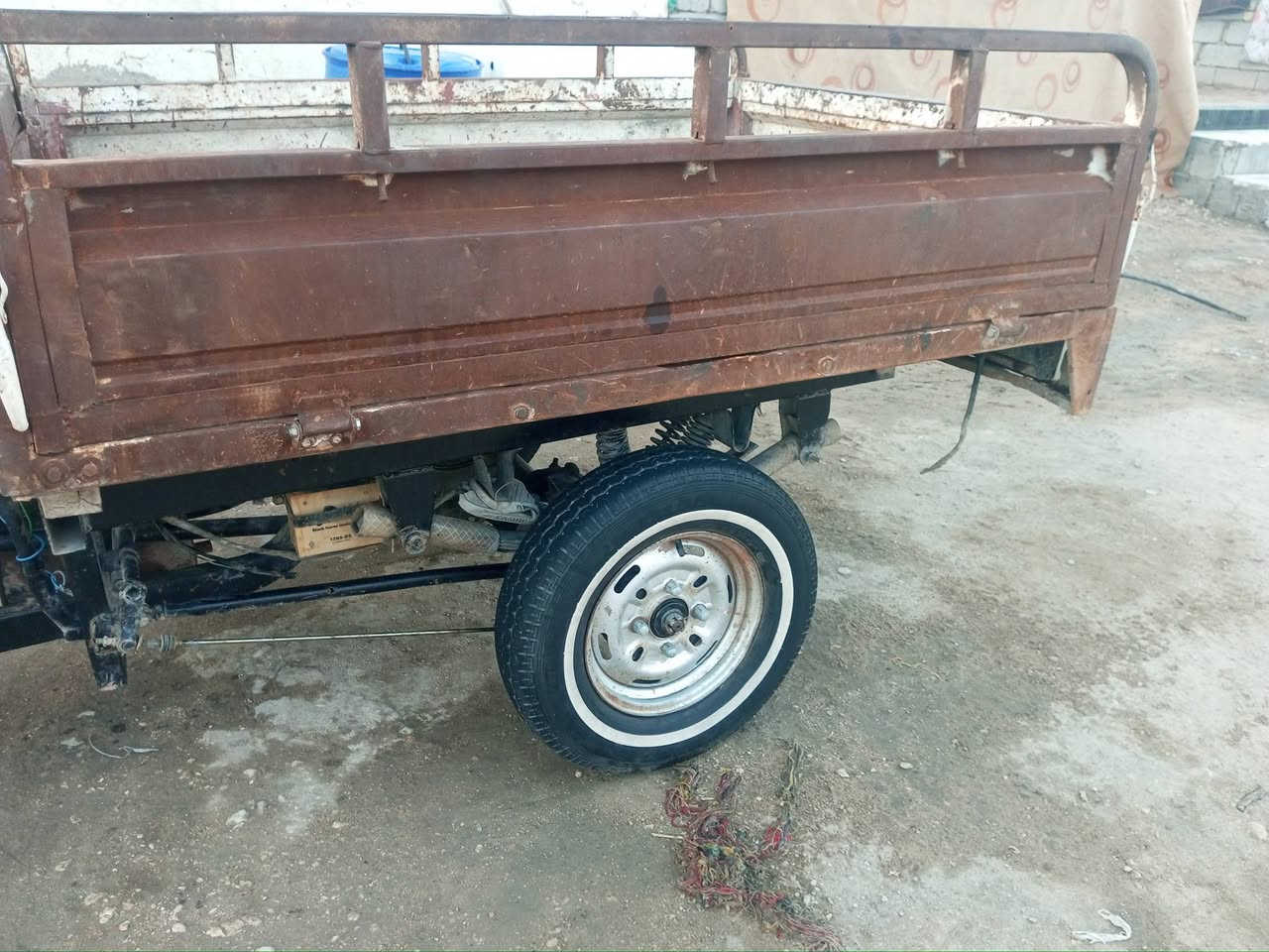 السلام عليكم ستوته للبيع موديل 13 اوراق شاصي مقفول محرك 24 ما مفتوح شرط سعر 1,250 ناصريه مركز***********
