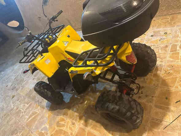 للبيع رباعيه حجم كبير محرك١٥٠ سيسي يجي نفس الهوندا كير ان دي بوش محرك بعد لوك شرط ممفتوح تشغيل عن بعد شرط نكره السعر ١٠ ورقات بيها مجال العنوان الكاظميه للاستفسار 
***********
