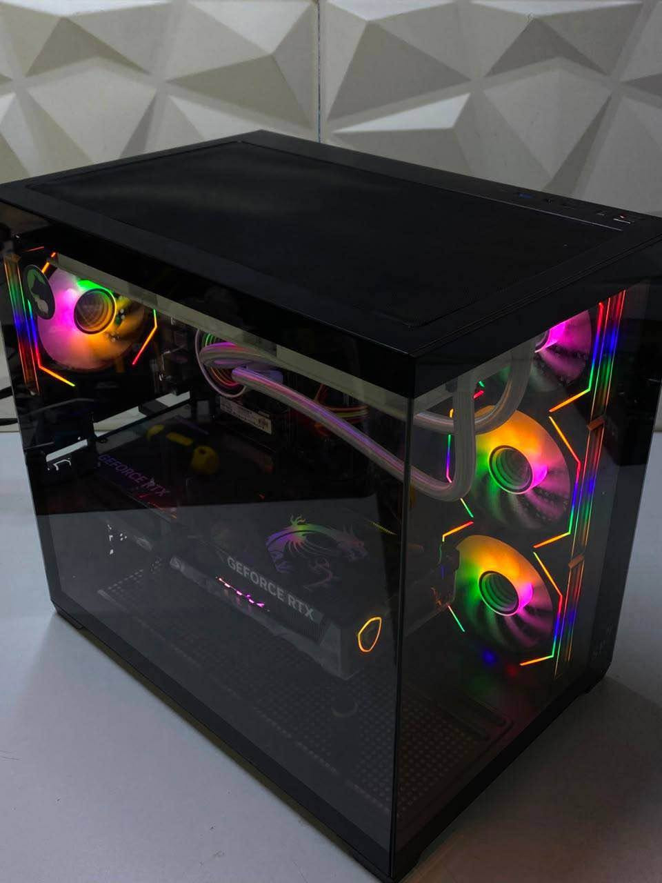 1390$

CPU : Rayzen 5 9600X 
GPU : RTX 5070 MSI 3FAN 🦹🏾‍♂️
MOTHERBOARD : MSI PRO B650M-E
RAM :  16GB 5600MHz CRUCIAL
STORAGE : 1TB TEAM-GROUP MP44Q
COOLER : LIQUID MANMU 360ML WHITE 
CASE : SP 2 GLASS 4FAN
POWERSUPPLEY : 700W GAMEMAX 80+GOLD 

بۆ حیجزکردن

*********** السليمانية, العراق
