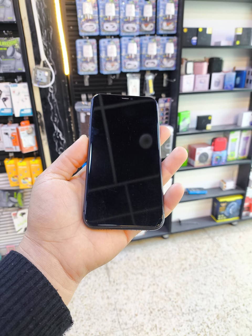 📱 ايفون 11 عادي للبيع
🔹 الذاكرة: 64GB
🔹 البطارية: 96% (أصلي غير مستبدل)
✅ الجهاز شغال بالكامل بدون أي مشاكل
✅ تك سيم شغال طبيعي
✅ الكاميرات شغالة وتصويرها حيل حلو 📸
✅ الصوت والهزازات شغالات بدون مشاكل 🔊
✅ فيس آيدي شغال طبيعي 👤
🔹 الشاشة: أصلي (ثلاث خيارات) مستبدلة تحويل من جهاز إلى جهاز شرط أصلي
📌 ملاحظة:
الكلاس مفطور فطر خفيف جداً موضح بالصور وما مأثر على الاستخدام.
💰 السعر: 175 ألف قفلة
📍 الموقع: موصل – الأيسر
📞 التواصل: خاص أو اتصال مباشر
***********
