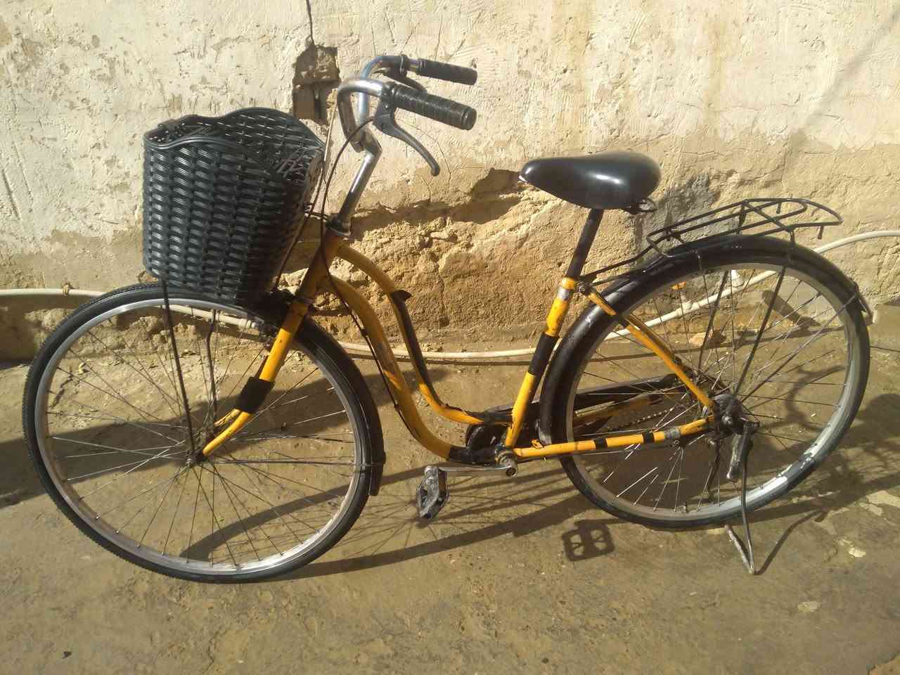 بايسكل ياباني للبيع
شغال كامل وبريكات امامي وخلفي
السعر : 50 وبي مجال
الرقم : ***********
