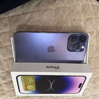 للبيع آيفون 14 برو ماكس لون مميز بنفسجي ذاكرة 256 سيم كارت مبدل بطاريه...