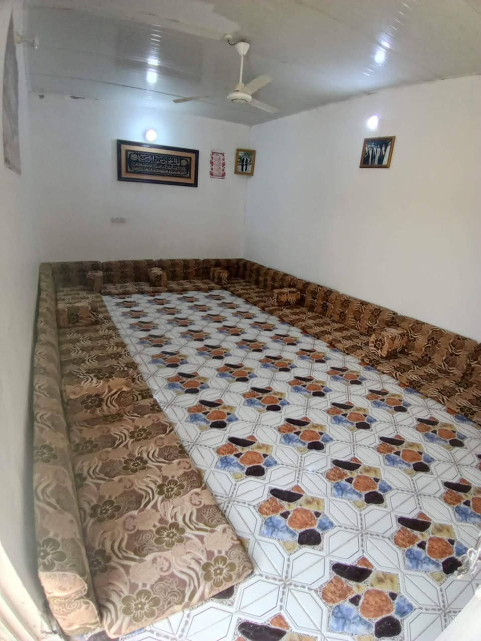 بيت للبيع بشارع النفط قرب حسينة الامام القاسم أو حسينيه سيد فاهم بالضبط شارع جاسم البدري  المساحة 330متر
بيت للبيع بشارع النفط قرب حسينة الامام القاسم أو حسينيه سيد فاهم بالضبط شارع جاسم البدري  المساحة 330متر 

3غرف 5 في 4

ومطبخ و استقبال 7في 4 وصحيات وطرمات 2 البيت عكاده ومصبوب فوك العكاده مجاري كامله مالته و الاستقبال سندويچ للاستفسار الاتصال بالرقم ***********
