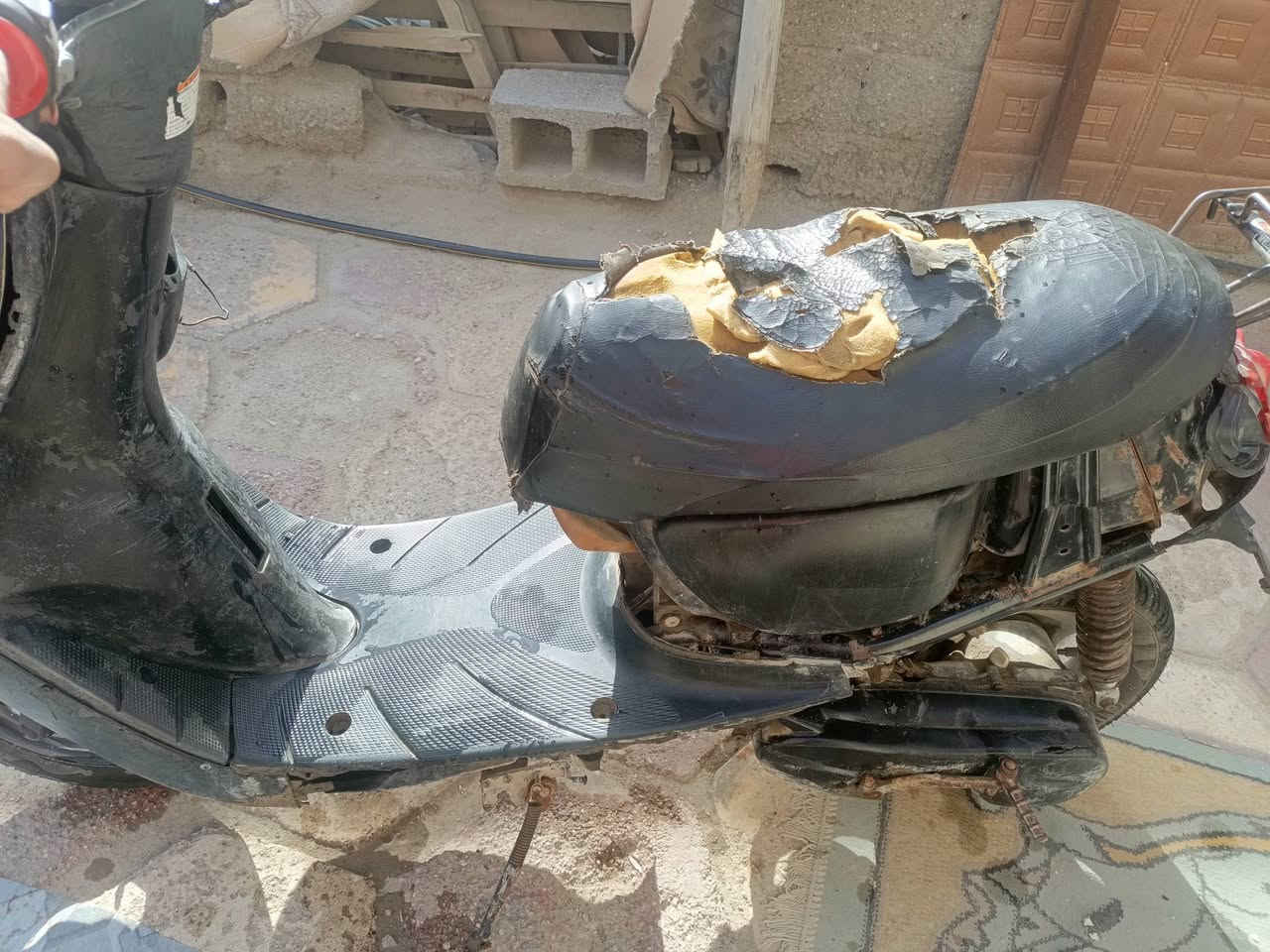 لبيع دراجه كومه حديد شغاله...
تواير جدد كابريته جديده..سعره..70الف..
واتساب..‏‪***********‬‏
