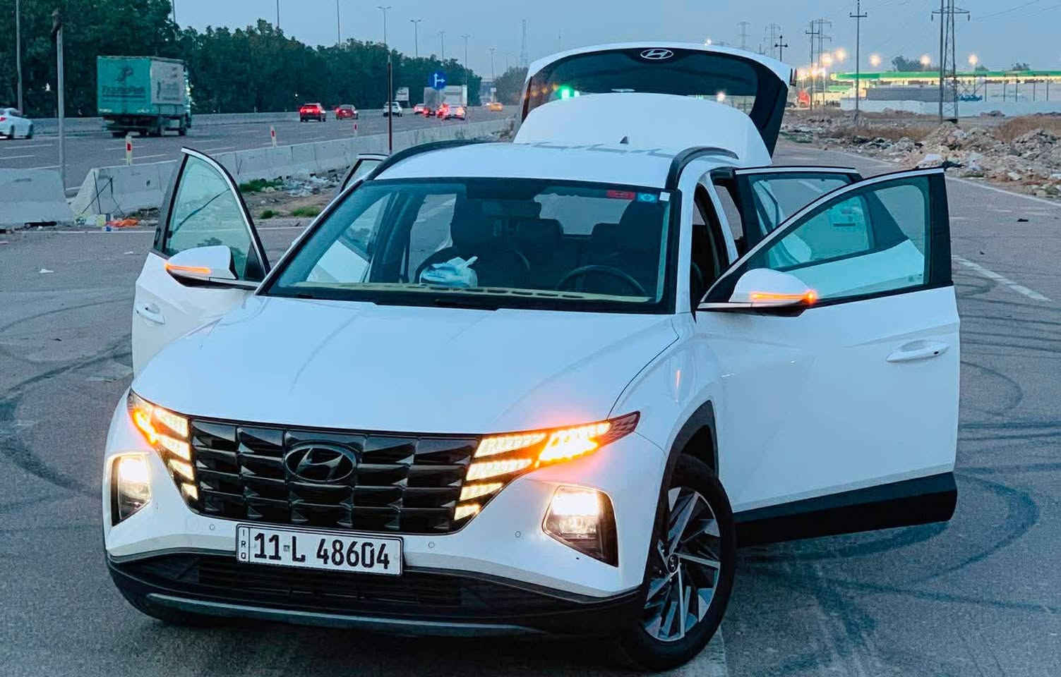 توسان 2024 خليجي 
مكفولة كفالة عامة من البارد والصبغ
رقم بغداد الدولي باسمي
ماشية 56 ألف كم. 
مكينة 2000 دوووش 
فل كامل ماعدا البانوراما
المواصفات
بصمة دخول ذكي
سايد بريك كهرباء
دكمة تشغيل
أوف وايت داخل
ويل 18
حساسات أمامية وخلفية
كشنين كهرباء
كامرة دوارة
تحكم ستيرن جهتين
تبريد قطعتين
مري شفط
شاحن وايرلس

مكان السياره بغداد 
رقم صاحب السيارة 
***********

علق تم يصلك #السعر خاص 🔥🤩
