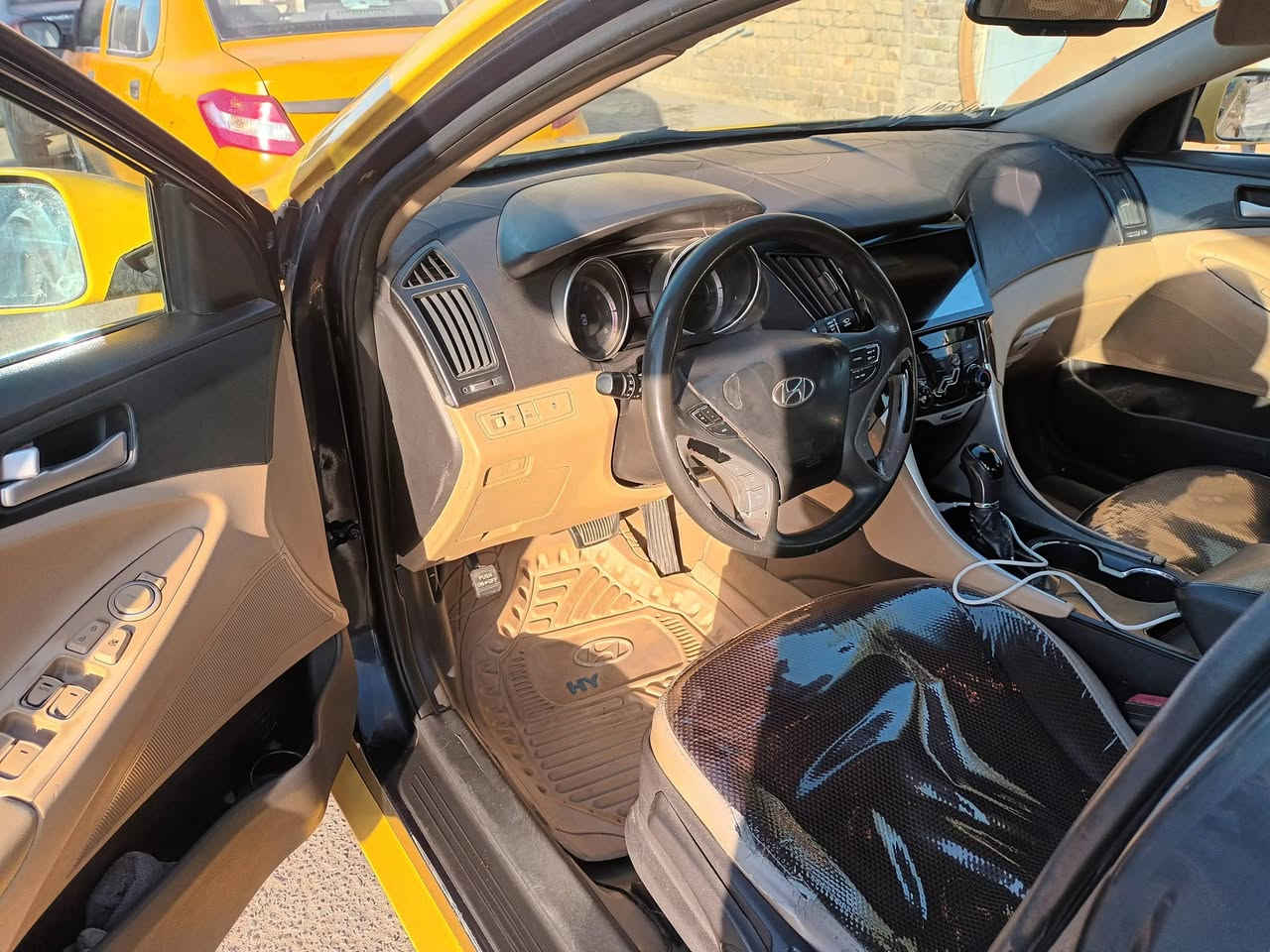 السلام عليكم سوناته ٢٠١٢ امريكي حادثه جاملغ جهت الصدر فقد بدون دواخل بيه تصليح بل تكمه وره باب الصدر مكينه كير تبريد صدر تخم تاير  داخل بيجي تحكمات شاشه كامره داخل مدوشم سياره جاهزه  مكان بغداد سعر ٨٨ بيه مجال هاتف ***********
