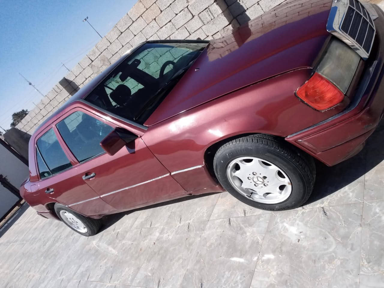 سلام عليكم ورحمه الله وبركاته سياره مارسيدس موديل 91 رقم انبار دولي باسمي تحويل مباشر محرك ثنين ونص فيفيتي فيشه واحدة دواخل 90٪ مصبوغة عام للجملية بدون ضربة أو خياس مكفولة برانكيت قواعد على البلاد تبريد تمام السيارة خير من الله بالعافية على الي ياخذها سعرها 55والخير في ما اختاره الله هذا رقم والدي *********** بي وات ساب الرقم الثاني *********** علما الرقم مميز العنوان ذي قار قضاء الغراف
