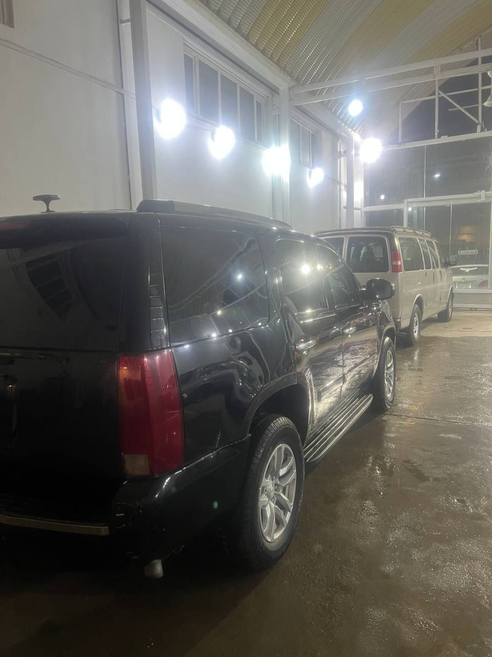 تاهو ادوات ادوات مو داخله سياحه .
موديل 2009.
محرك 5300 جديد.
حداديه جاهزه .
اتخم ويل وتاير مال تاهو 23.
تبريد شغال.
داخل بيجي .
بدون گص .
بيهه صبغ السياره .
السعر . 70 وبيهه مجال .
باقي التفاصيل اتصل وبخدمتك .
***********
