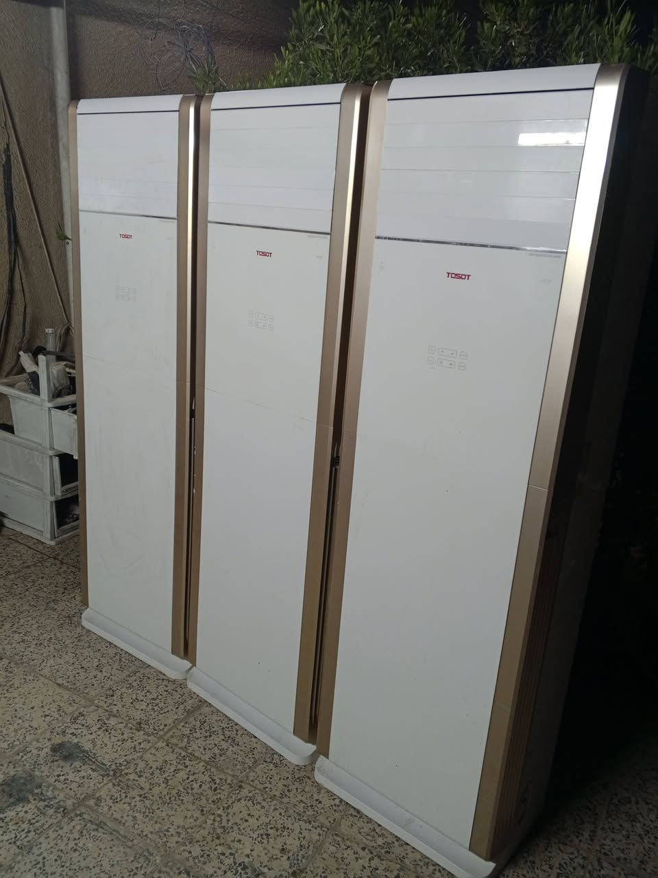 سبالت كنتوري 3طن عدد 3 نوع توسوت الحديث مكفولات كفاله عامه من اي تصليح تبريد ثلج ماطور بلادي غاز مقفول نوع الغاز 410 ستعمال موسم واحد سعر الواحد مليون و100 المكان غزاليه نهاية شارع المركز انتصال او واتساب ***********
