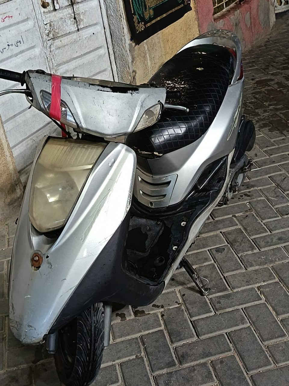 سلام عليكم دراجة بريز للبيع نقص دبل امامي او باتري تشتغل هندر نكره وحده 
350وبيها مجال 
***********
مكان مدينه الصدر
