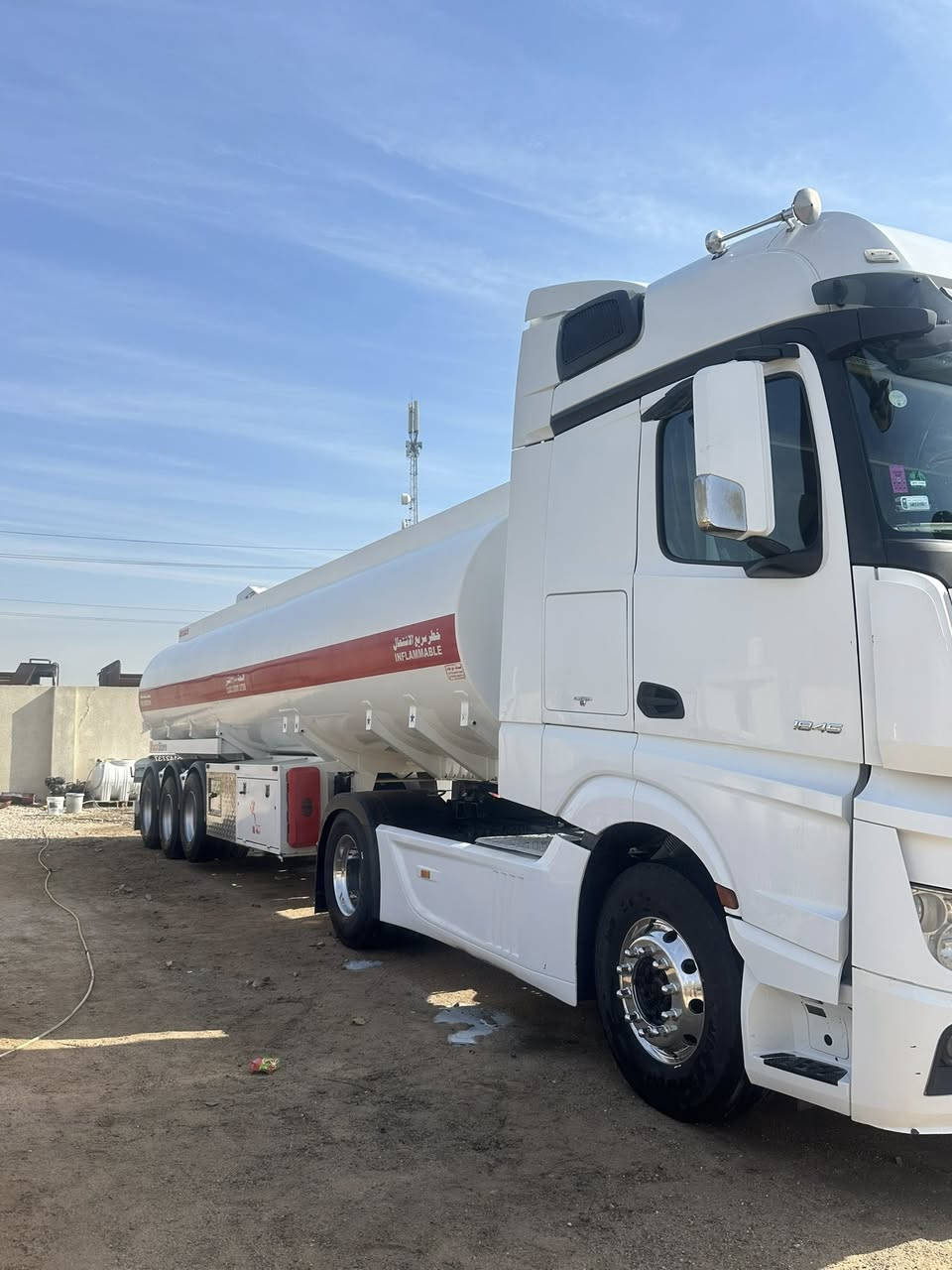 اكتروس وحش 2016 قماره سقف وسط محرك كاور عالي المرغوب حجم 1845. ماشية 700 الف تانكي موديل 25مكيل وجي بي اس تخم تاير سياره كفاله عامة مكلف بالنشر،،
 للتواصل ***********
 مكان السياره البصره
