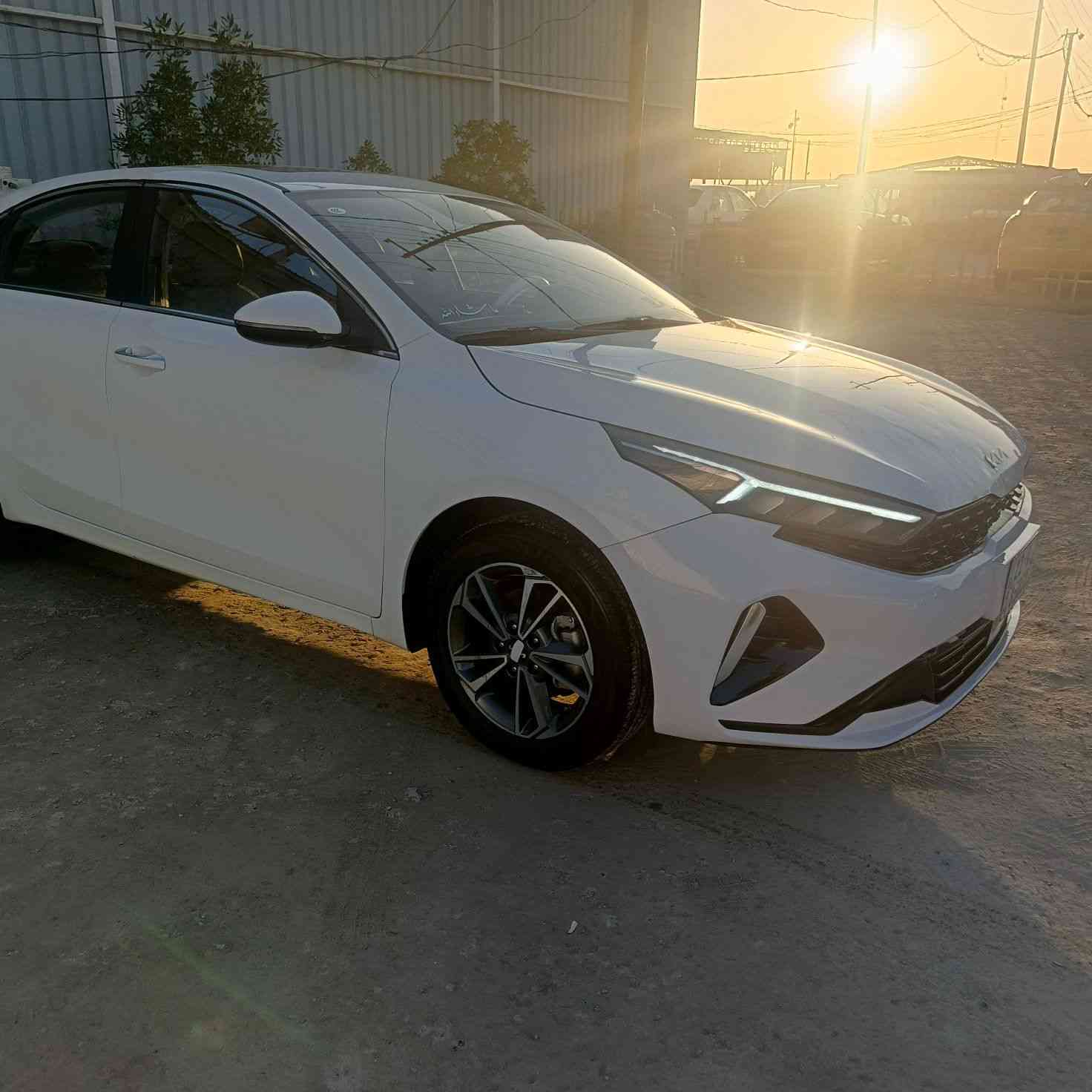 يالله 
k3
2022
فول مواصفات
تبريد قطعتين
دواخل رصاصي
تحكم ستيرن كامل
ماشية ٦٢ وقابلة للزيادة
رقم اربيل تحويل أو وكالة
مكانه نجف
السيارة بيه قطعتين بارد فقط بدون دواخل موشر بالصورة
وباب السائق صبغ
كير ومكينه شرط 
حدادية جديدة
تجميع صيني
السعر ١٣٠ وبيه مجال
للاستفسار الاتصال
مراوس حسب القناعة
‏‪***********‬‏
