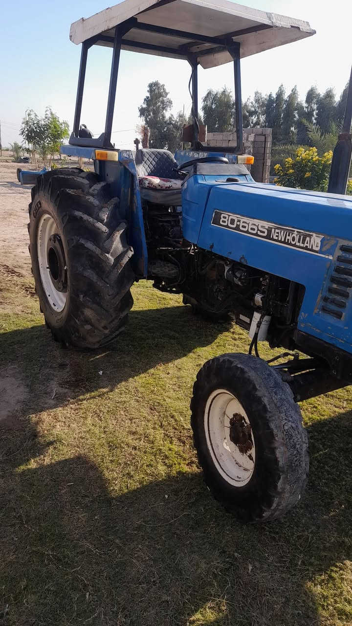 اسلام عليكم نيوهولند موديل٢٠٠٥ تحويل مباشر مكينه بلاديه قطرة صبق ماكو مكان بغداد*********** اتصل
