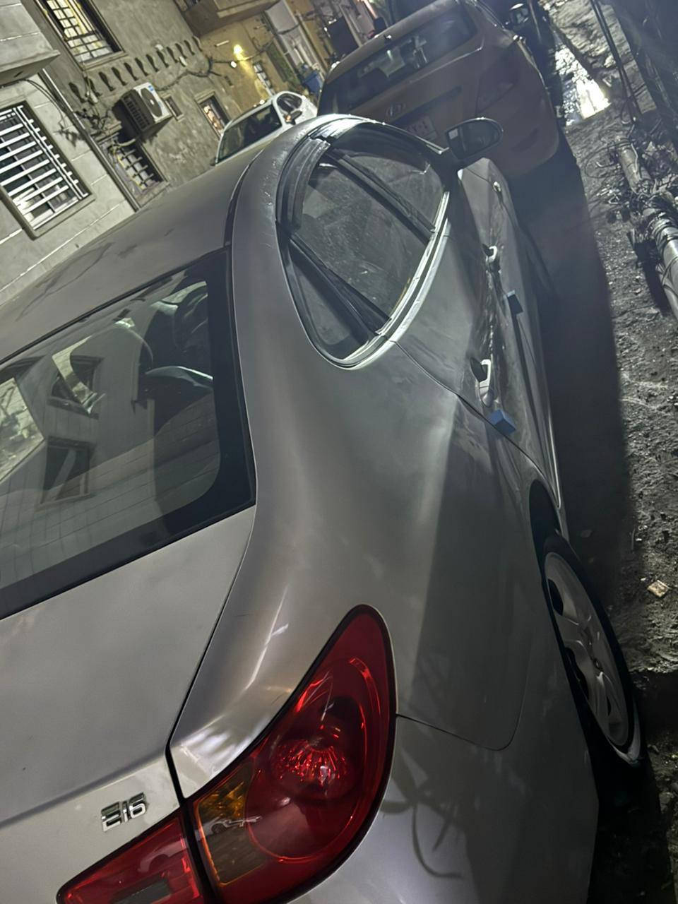 السلام وعليكم
هيونداي النترا افانتي 2009
محرك 1600 كير محرك كلهه لوك 
بيهه صبغ بين الباب و الجاملغ الخلفيه جهه راكب 
السعر 95و بيهه مجال بسيط
مكان السياراه بغداد قرب جامع براثه
للتواصل *********** فقط اتصال على الرقم
