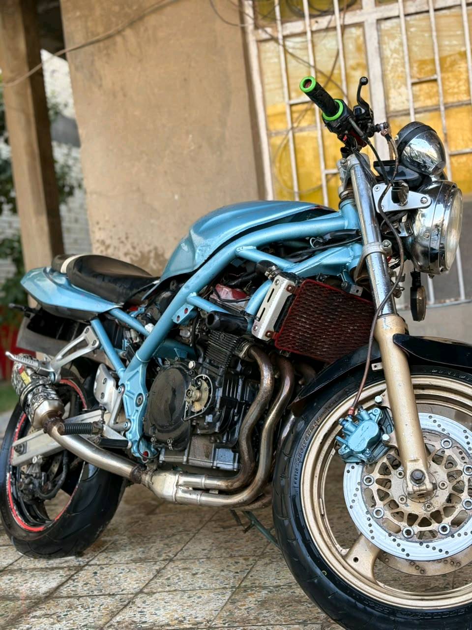 السلام عليكم دراجة باندة ربع 250cc 
الدراجة عليها ادامة كاملة كلجات بلكات محاول فلاوين ملف كتف باتري 
نقصها بس كابريتر سعرها مليون و ١٠٠ وبيها مجال .
مكاني بغداد الدورة 
***********