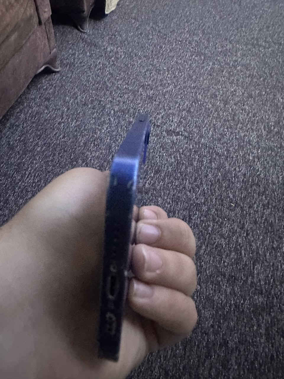 يراده تبديل بطاريه والايسي مال شحن بس جهاز ما مبدل بي شي كله مكفول مكاني  بغداد بل لبياع أنطي سعرك عجبني أكلك تعال اخذه
***********
